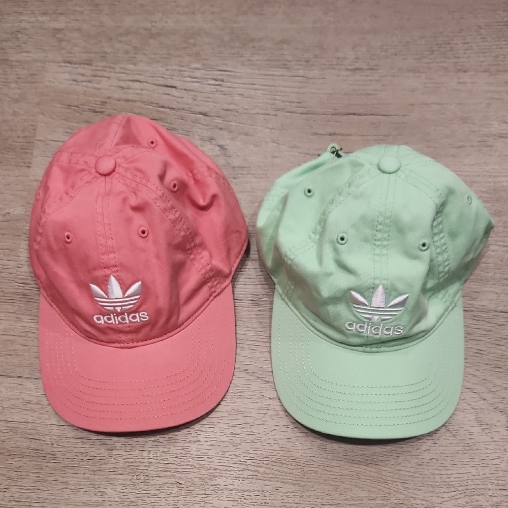 Cute set of 2 Adidas Originals baseball caps featuring the classic embroidered